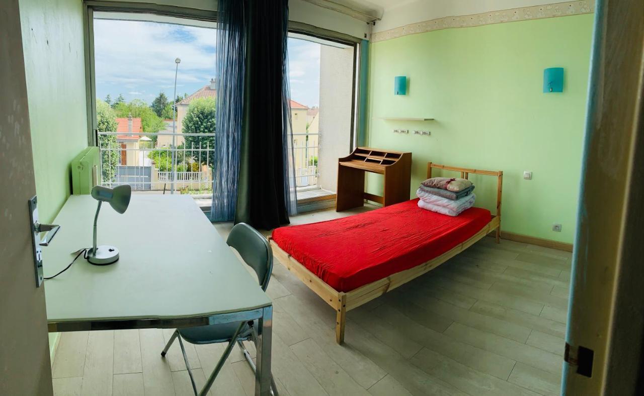 Privatunterkunft Confortable-house *